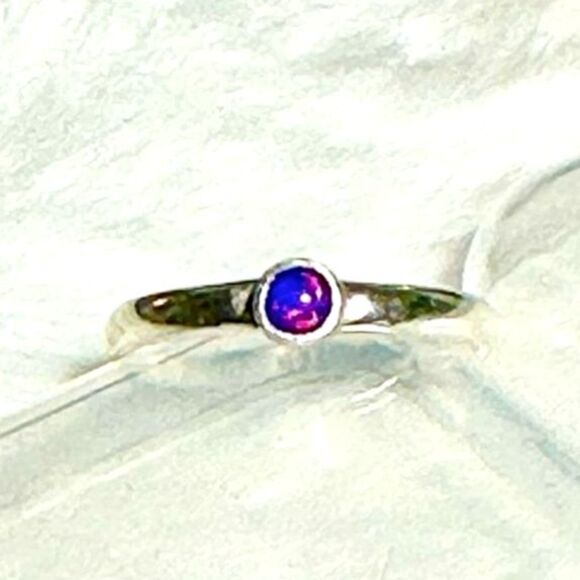 Blue Fire Opal & Sterling Silver Stacking Ring Sz 6-6.5 - Picture 2 of 5